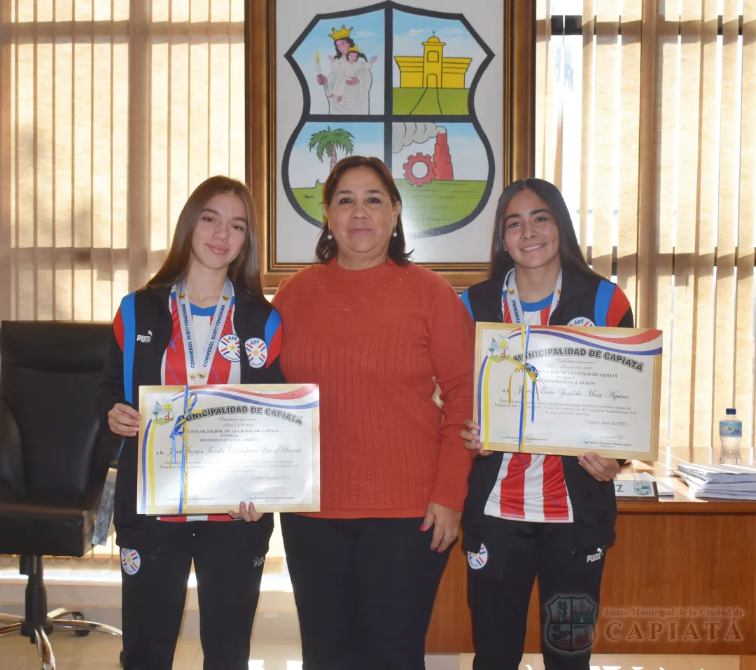 Foto 3 de Reconocimiento a las integrantes capiateñas de la Selección Paraguaya de Fútbol Femenino Sub 17, consagradas como campeonas sudamericanas