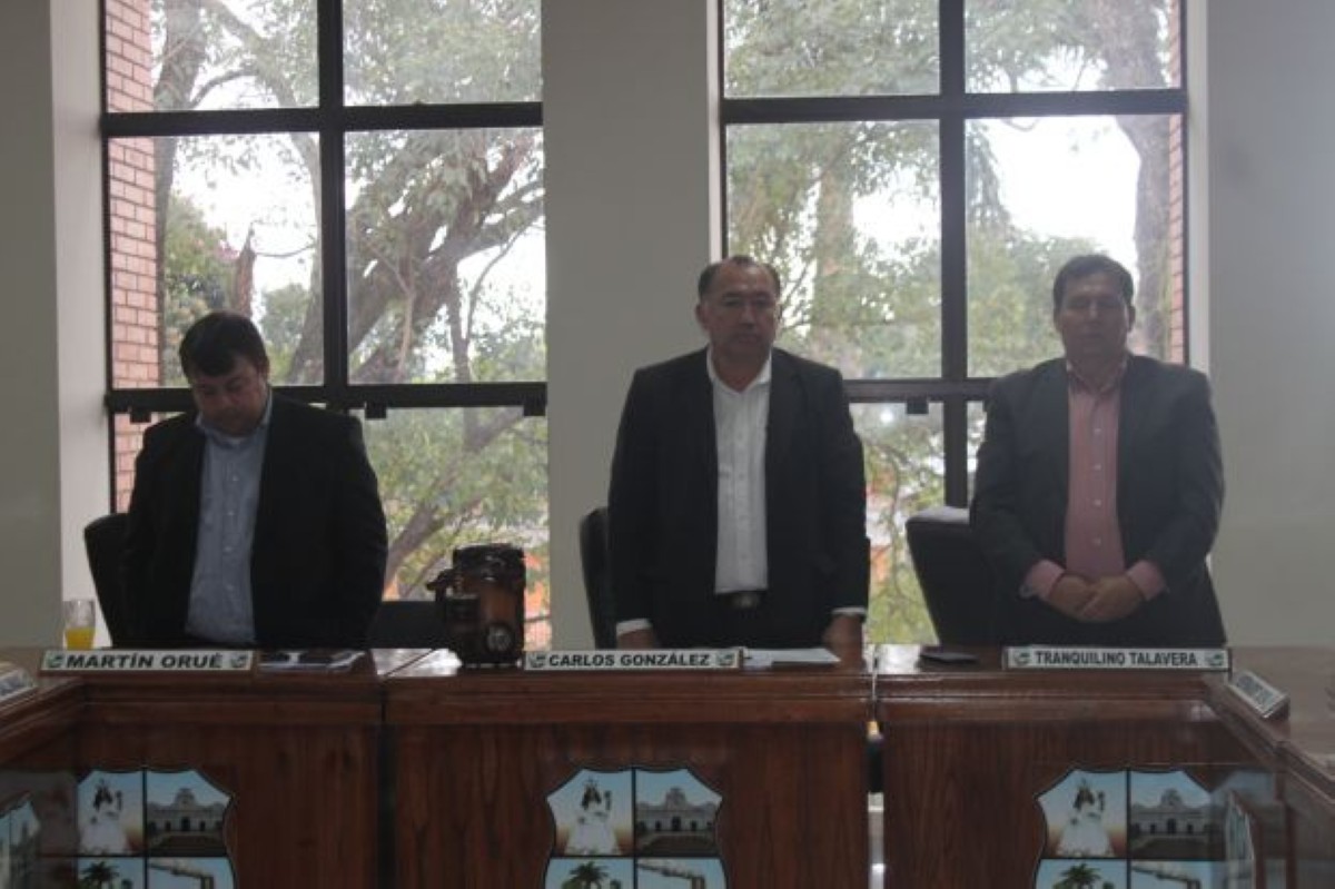 Foto 8 de Comerciantes de la calle Mcal. López piden solución al problema del estacionamiento