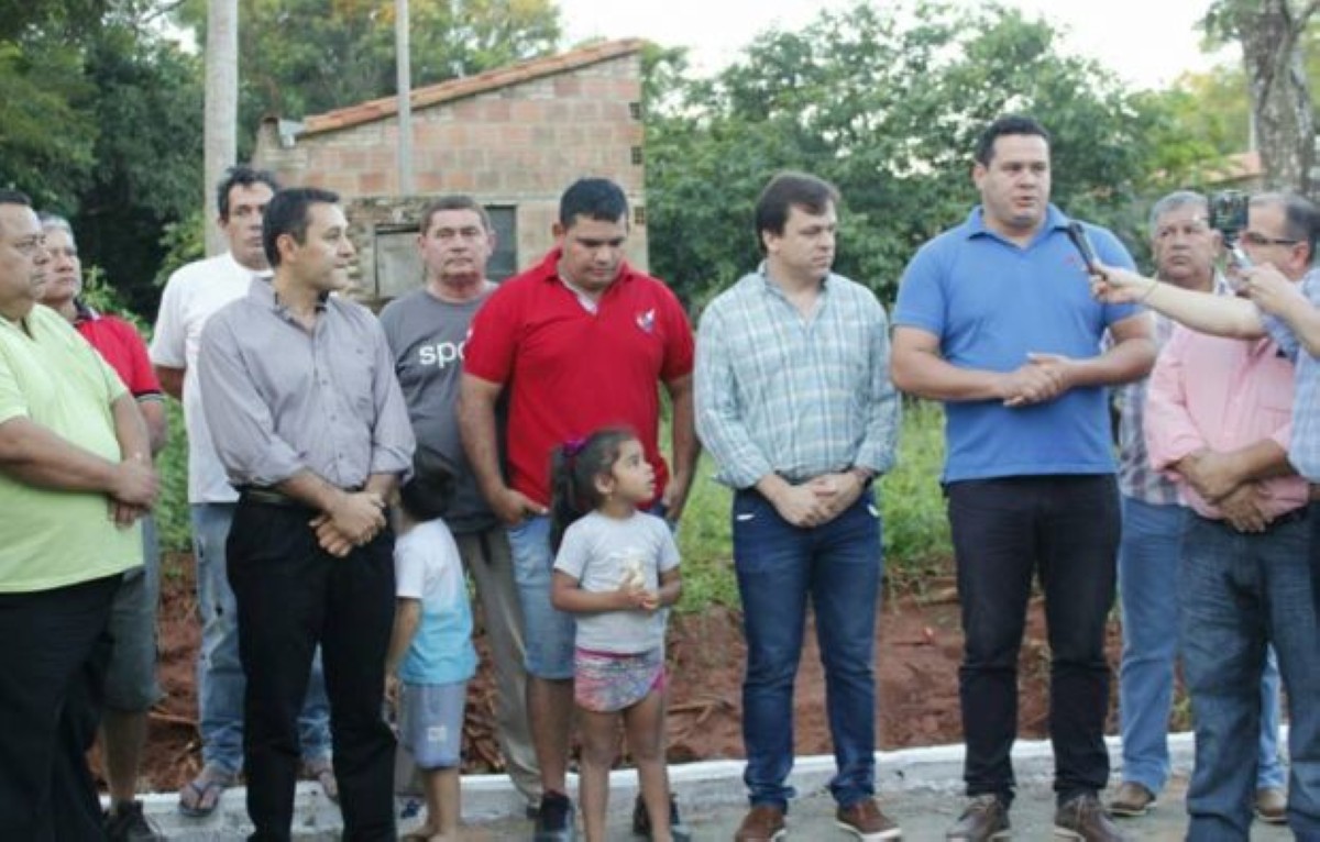 Foto 1 de Inauguración de empedrados en la compañía Ybyraró