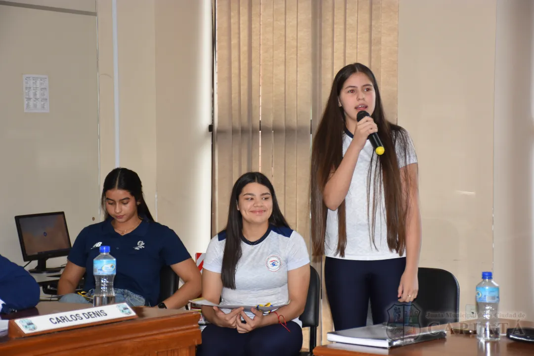 Foto 10 de Reconocimiento a jóvenes capiateñas destacadas en el Handball a nivel nacional e internacional