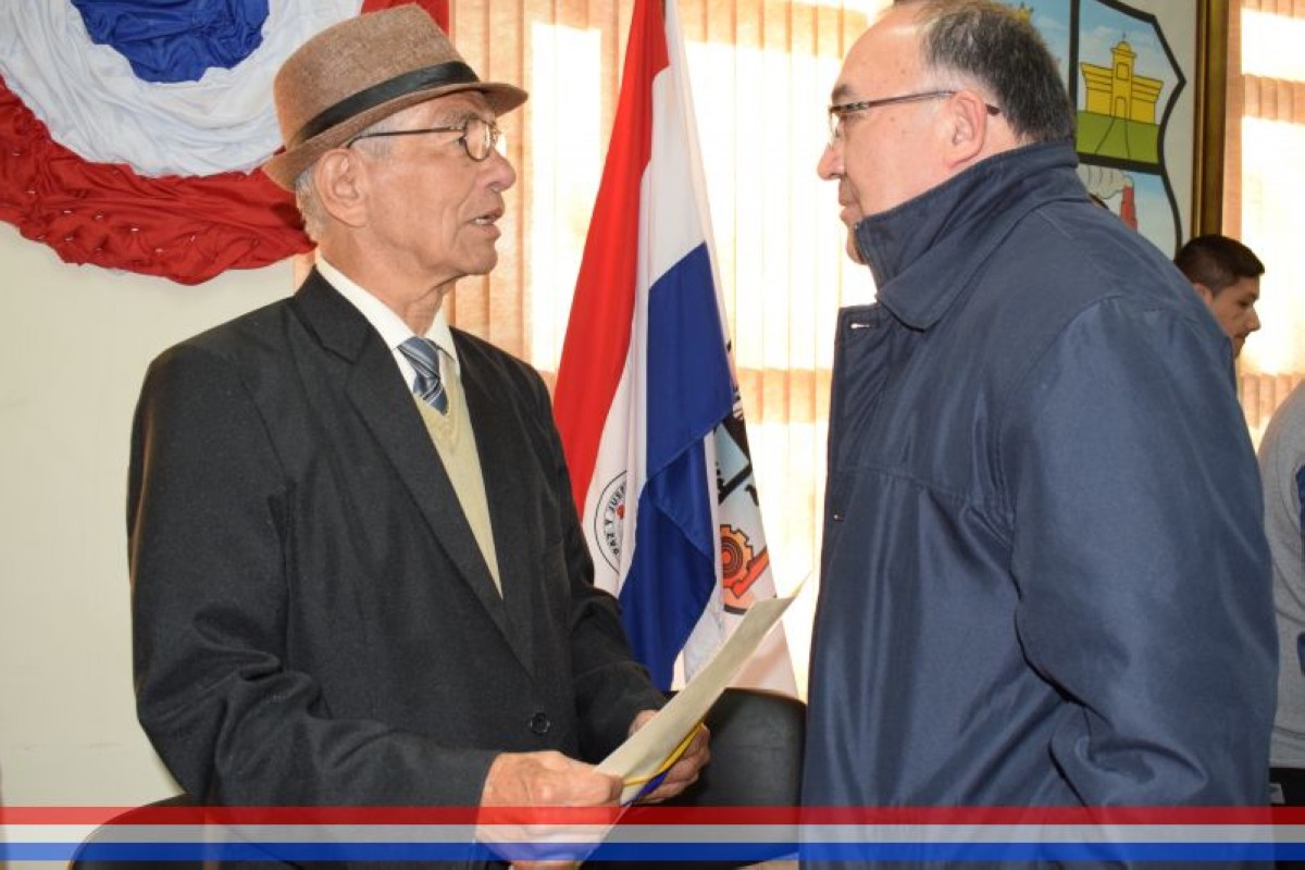 Foto 40 de Reconocimiento a Don Julián Valdez y a Don Celso Grance