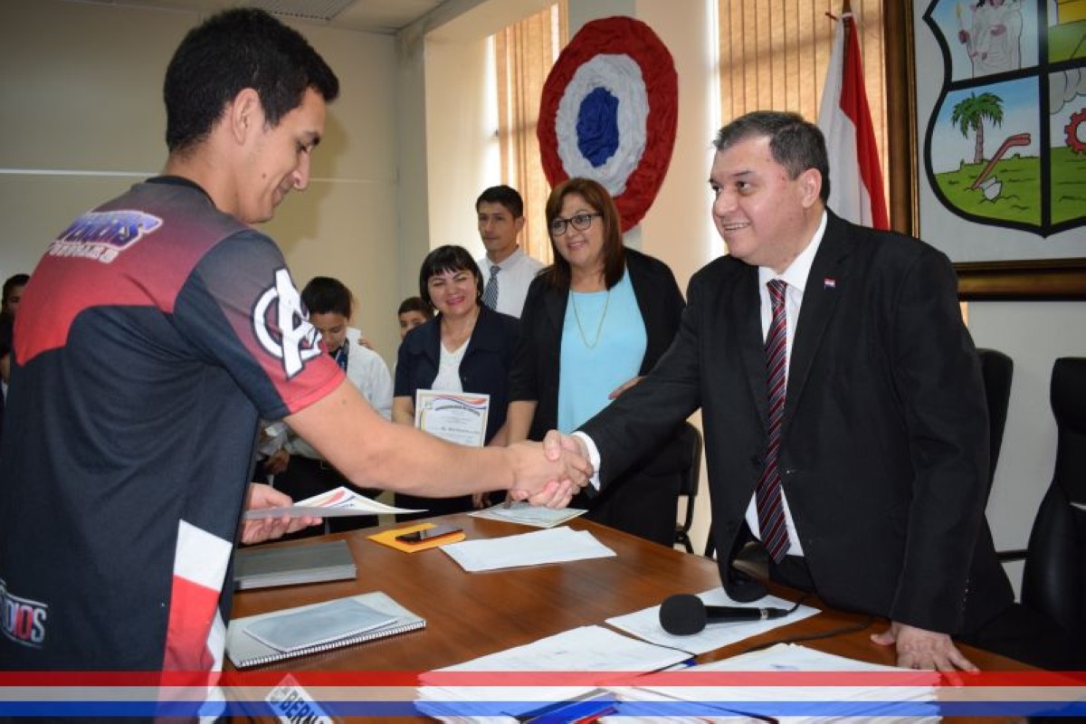 Foto 61 de Reconocimiento a la Esc. Bás. Nº 81 y Col. Nac. "Ma. Auxiliadora"