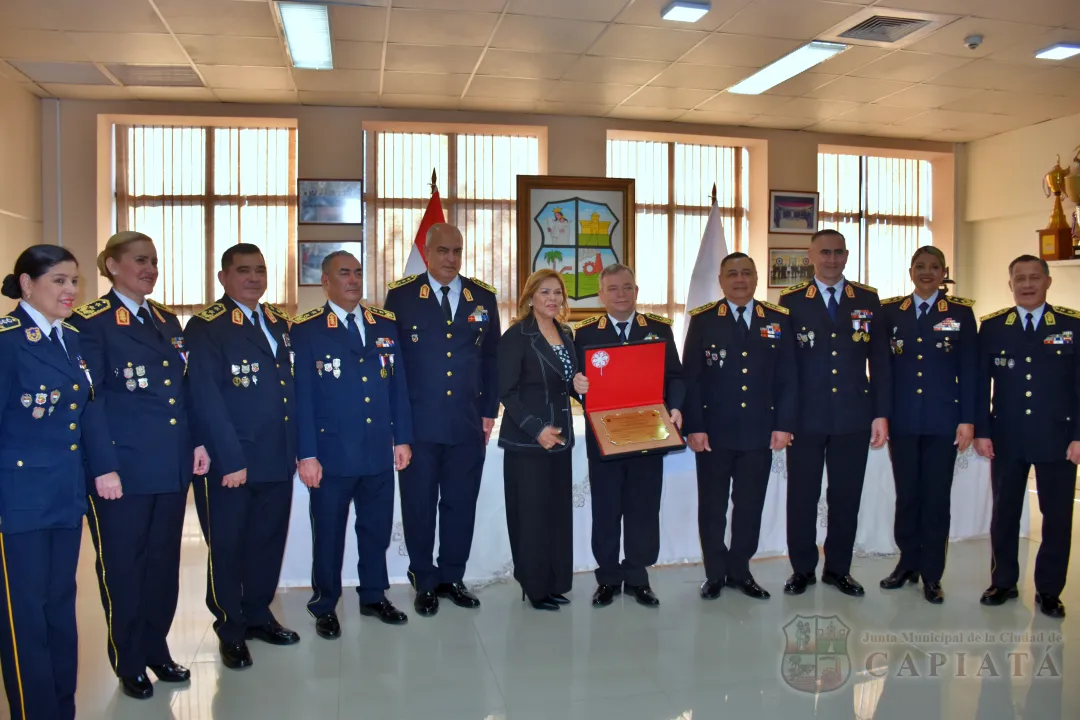 Foto 8 de Acto de reconocimiento como “Ciudadano Ilustre de Capiatá” al Comandante de la Policía Nacional, Crio. Gral. César Silguero Lobos