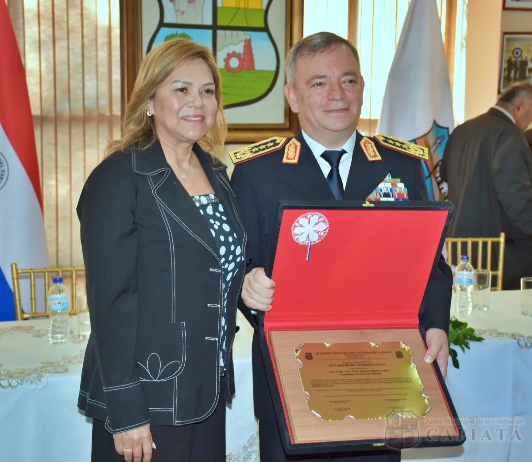 Foto 10 de Acto de reconocimiento como “Ciudadano Ilustre de Capiatá” al Comandante de la Policía Nacional, Crio. Gral. César Silguero Lobos