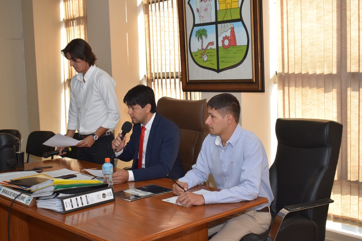 Foto 14 de SESION ORDINARIA DE LA JUNTA MUNICIPAL DE CAPIATA: Notas Recibidas y Expedientes Dictaminados