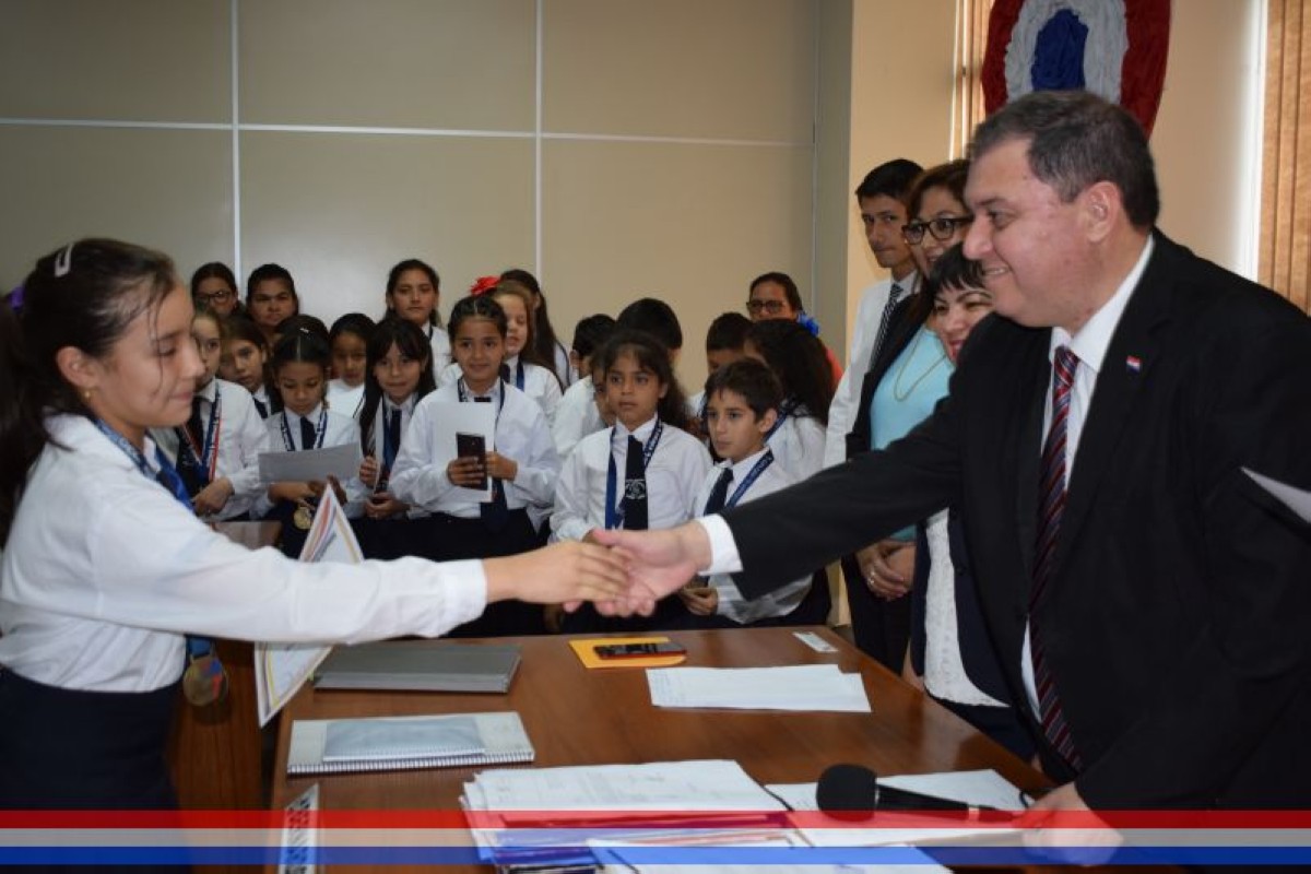 Foto 31 de Reconocimiento a la Esc. Bás. Nº 81 y Col. Nac. "Ma. Auxiliadora"