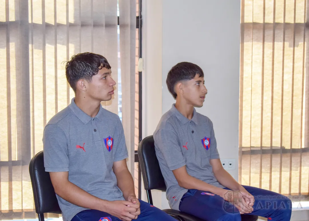 Foto 21 de Reconocimiento al Mérito Deportivo a jóvenes futbolistas capiateños, campeones de Torneo Internacional disputado en Japón
