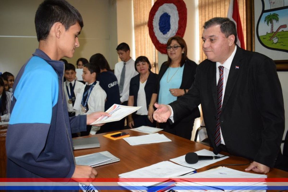Foto 64 de Reconocimiento a la Esc. Bás. Nº 81 y Col. Nac. "Ma. Auxiliadora"