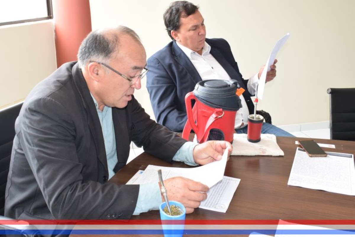 Foto 3 de SESION ORDINARIA DE LA JUNTA MUNICIPAL DE CAPIATA: Notas Recibidas y Expedientes Dictaminados