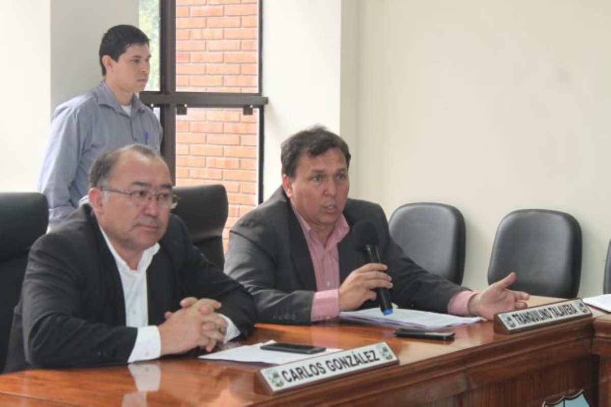 Foto 12 de Comerciantes de la calle Mcal. López piden solución al problema del estacionamiento