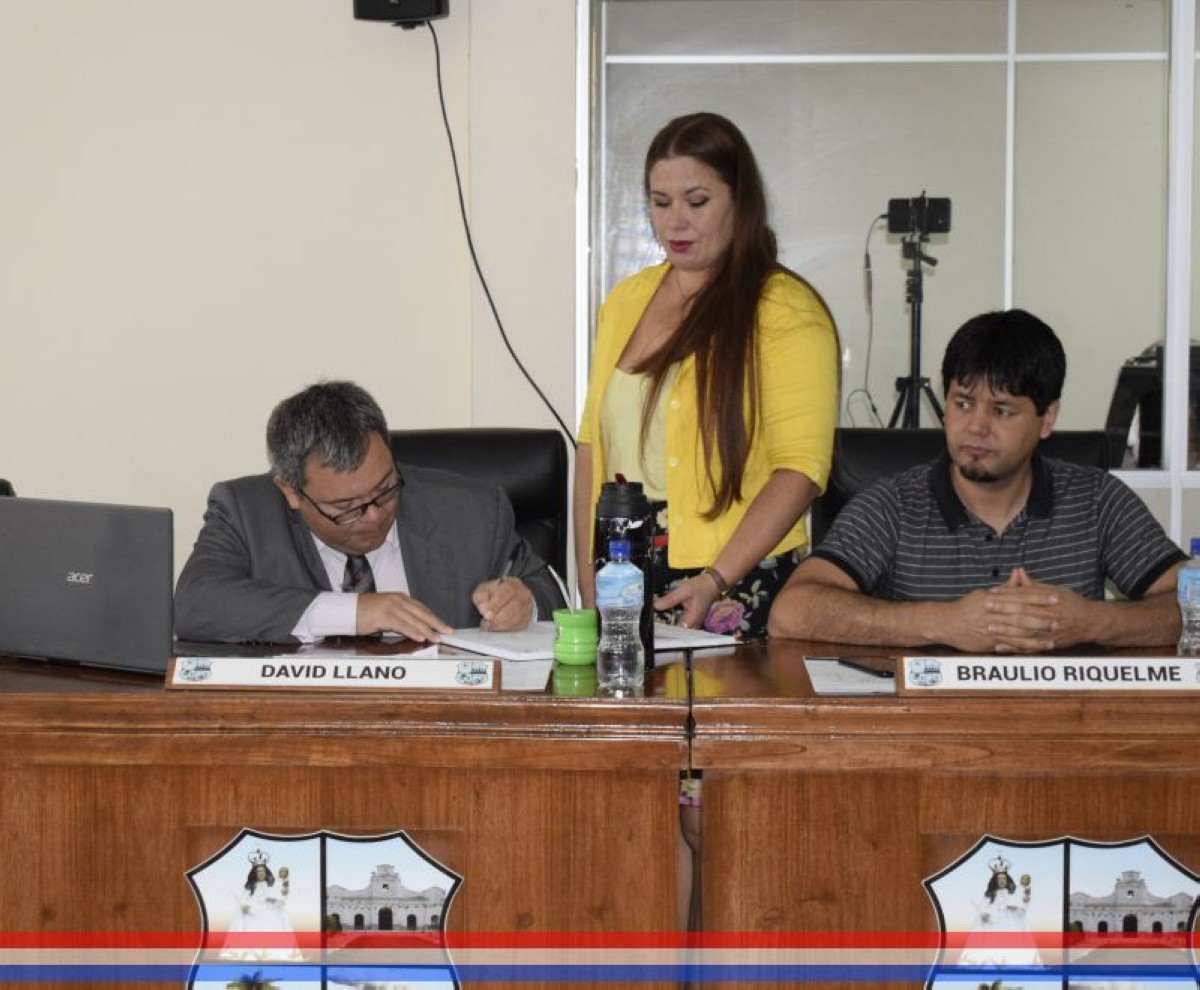 Foto 6 de SESION ORDINARIA DE LA JUNTA MUNICIPAL DE CAPIATA: Notas Recibidas, Notas Remitidas y Expedientes Dictaminados