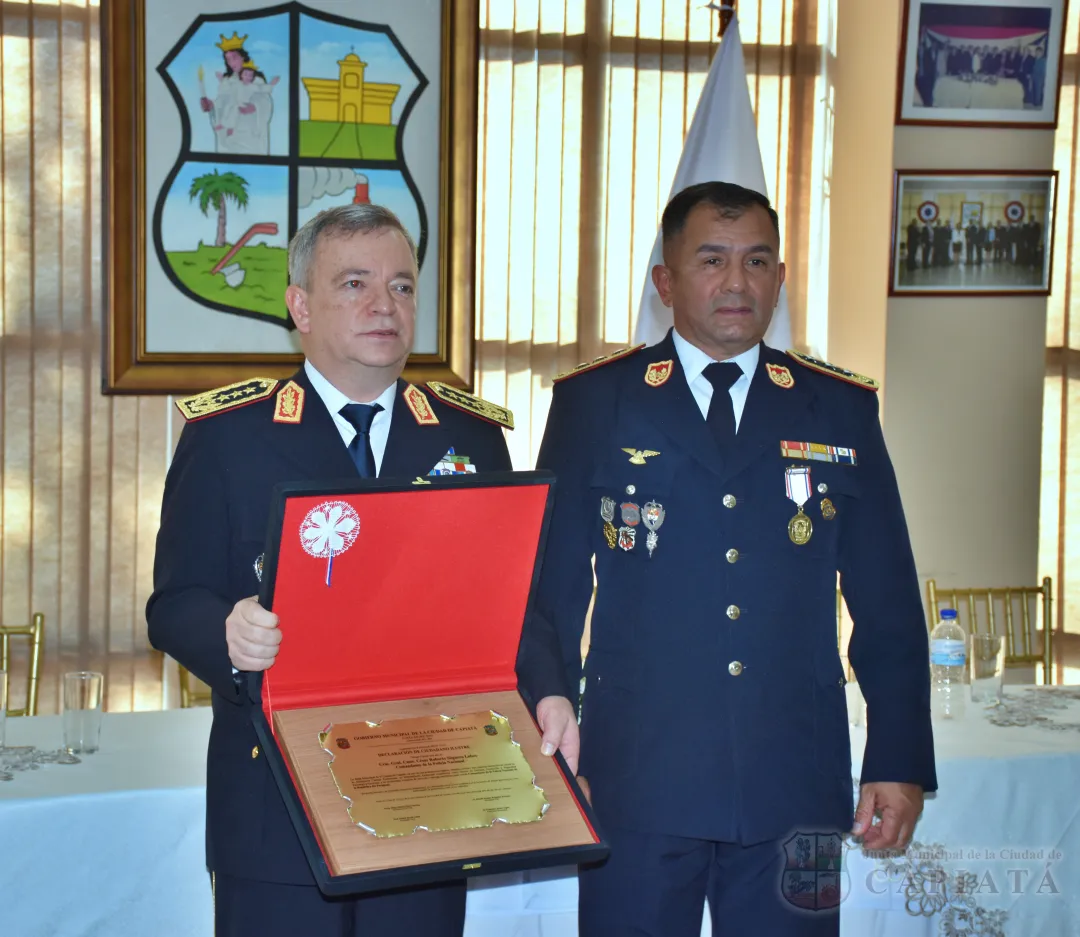 Foto 7 de Acto de reconocimiento como “Ciudadano Ilustre de Capiatá” al Comandante de la Policía Nacional, Crio. Gral. César Silguero Lobos