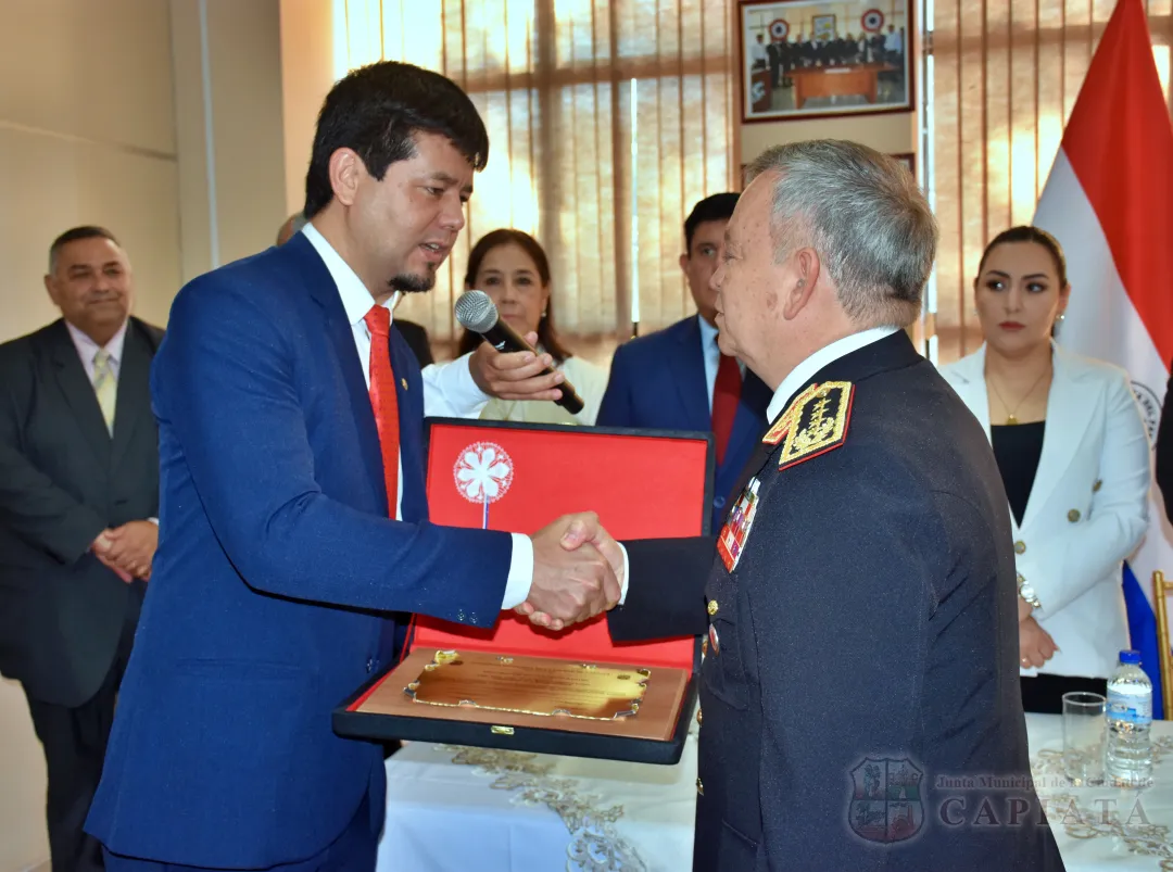 Foto 57 de Acto de reconocimiento como “Ciudadano Ilustre de Capiatá” al Comandante de la Policía Nacional, Crio. Gral. César Silguero Lobos