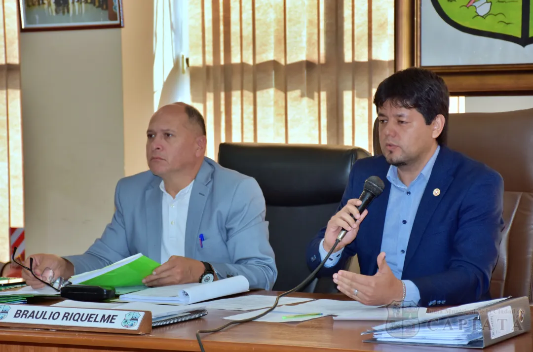 Foto 12 de SESION ORDINARIA DE LA JUNTA MUNICIPAL DE CAPIATA: Notas Recibidas y Expedientes Dictaminados