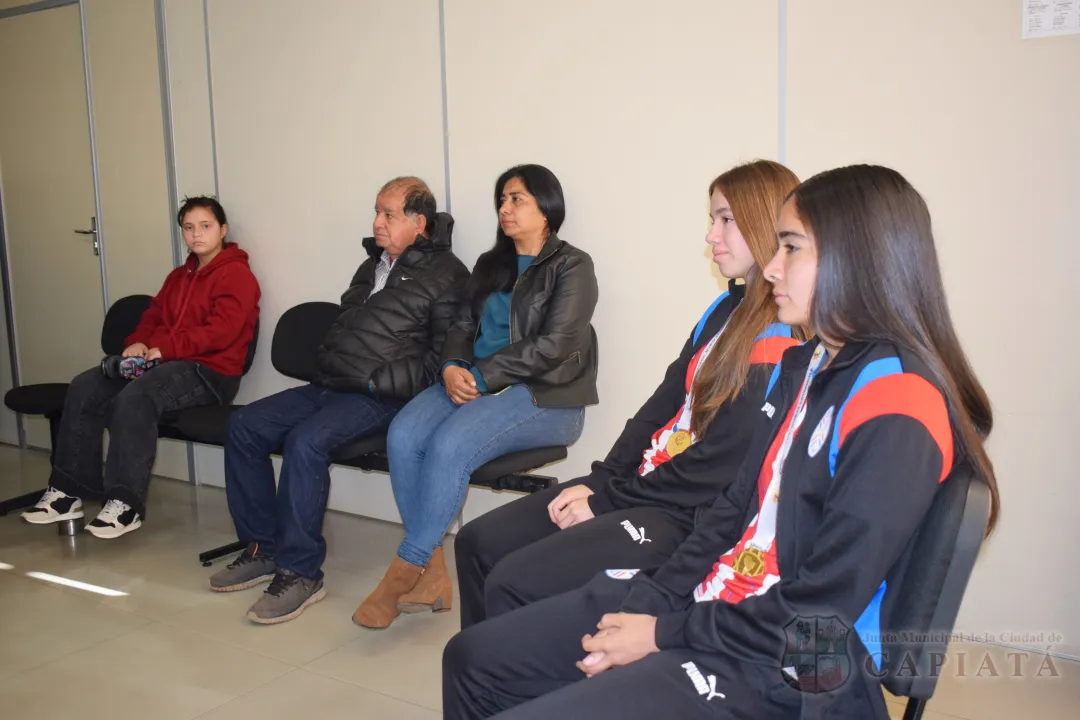 Foto 13 de Reconocimiento a las integrantes capiateñas de la Selección Paraguaya de Fútbol Femenino Sub 17, consagradas como campeonas sudamericanas