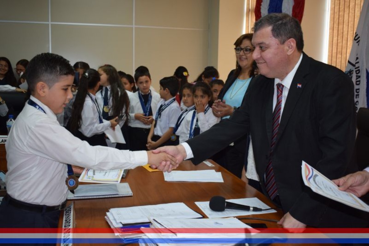 Foto 47 de Reconocimiento a la Esc. Bás. Nº 81 y Col. Nac. "Ma. Auxiliadora"