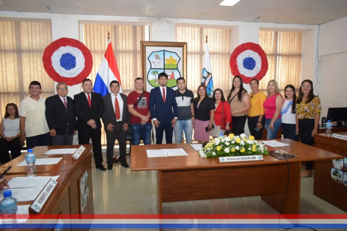 Foto 26 de Asumió la nueva Mesa Directiva, periodo 2023 – 2024: Presidente, concejal Braulio Riquelme; Vicepresidente, concejal David Llano