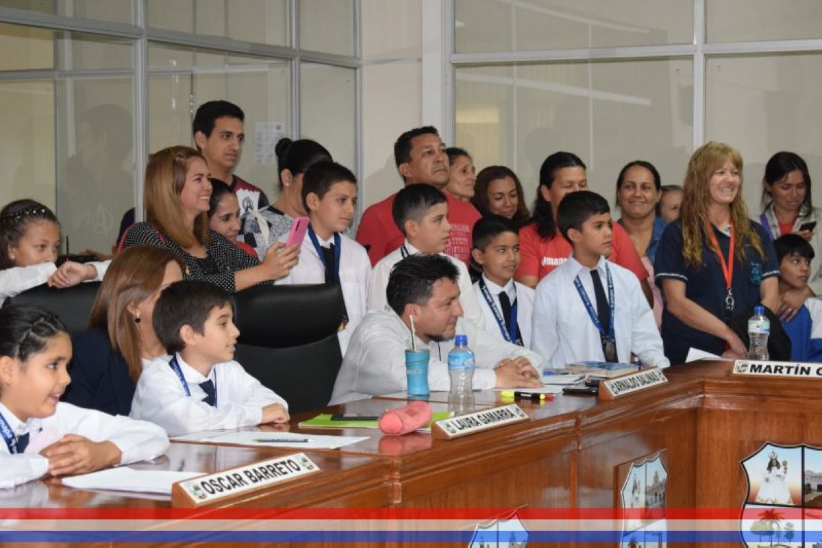 Foto 14 de Reconocimiento a la Esc. Bás. Nº 81 y Col. Nac. "Ma. Auxiliadora"