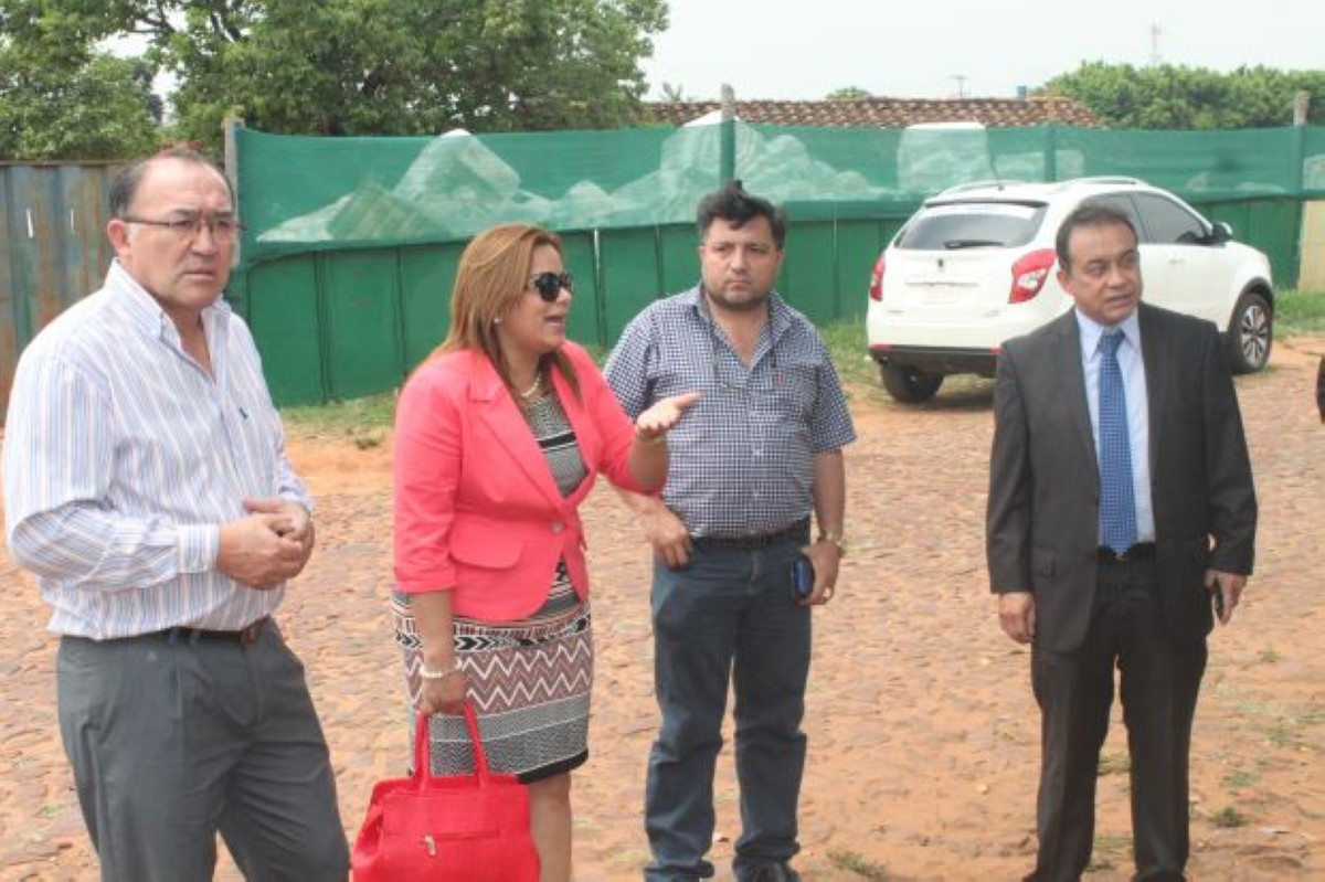Foto 16 de Vecinos del Km. 21 ruta I expresaron su queja contra recicladora de residuos plásticos por emisión de malos olores