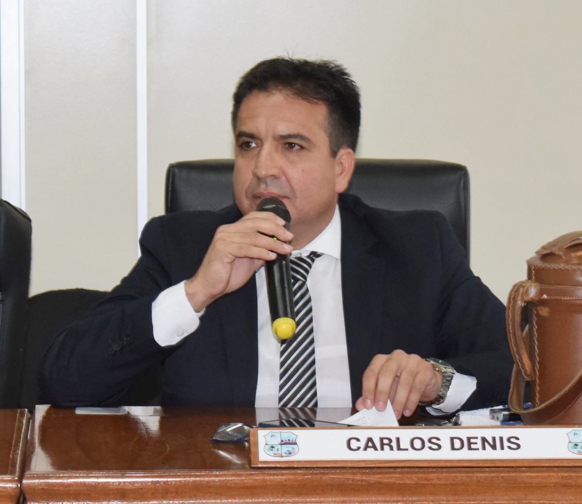 Foto 4 de Aprueban propuesta de llamar a licitación para reparar sistema eléctrico de la escuela Margarita Veia de Bibolini y de otras instituciones