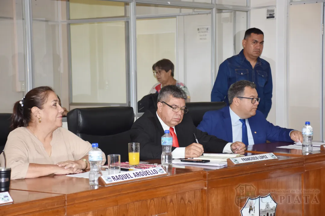 Foto 48 de Asumió la nueva Mesa Directiva, periodo 2025 – 2026, conformada por el concejal Braulio Riquelme, como Presidente, y por el concejal David Llano, como Vicepresidente