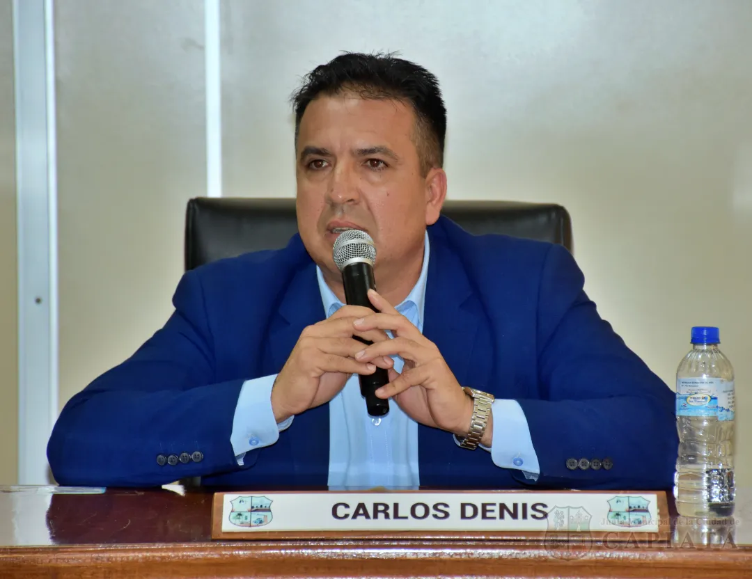 Foto 2 de Concejal Jiménez solicita remitir una nota al Viceministerio de Transporte pidiendo cobertura del servicio para zona de Tres Fronteras