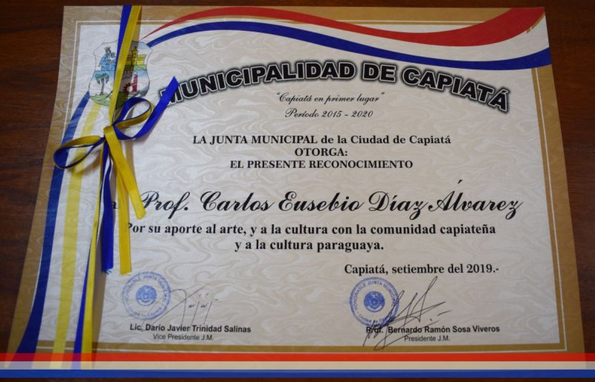 Foto 3 de Entrega de reconocimiento al Prof. Carlos Eusebio Díaz Alvarez