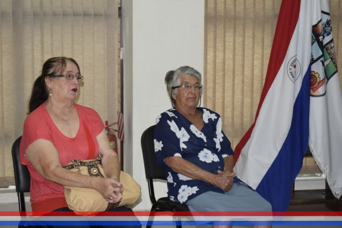 Foto 5 de Reconocimiento a la Sra. Epifanía Vda. de Montiel por la donación de un terreno para asiento de una plaza pública