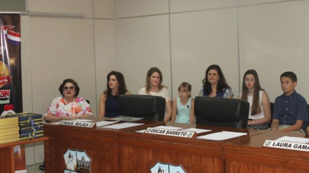 Foto 5 de Entrega de reconocimiento de Ciudadanía Ilustre a miembros de la familia Ceuppens – Talavera