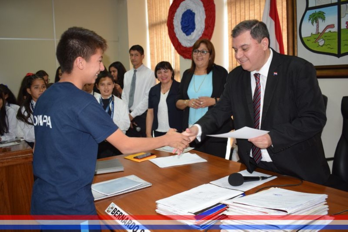 Foto 63 de Reconocimiento a la Esc. Bás. Nº 81 y Col. Nac. "Ma. Auxiliadora"