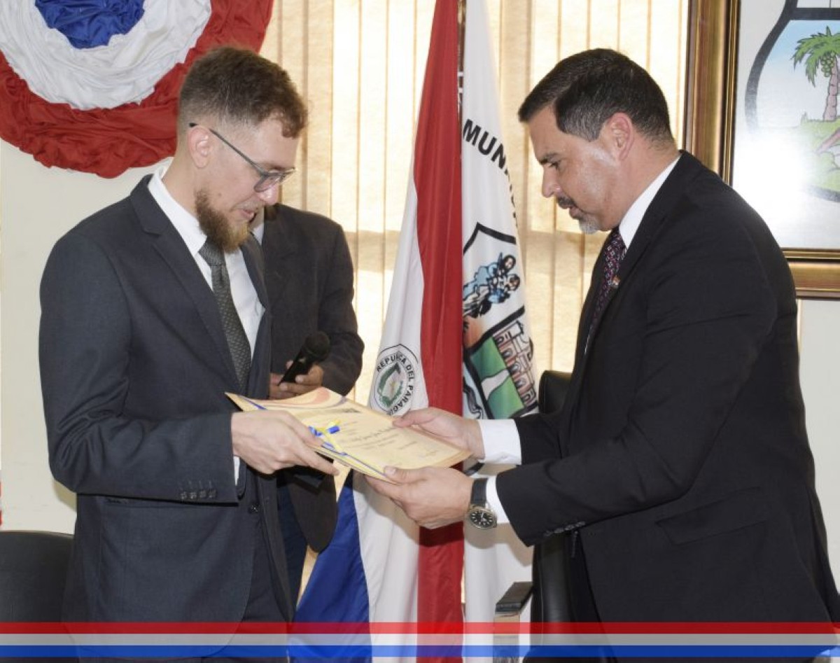 Foto 17 de Entregaron Reconocimiento al Mérito al Prof. Phd. Adolfo Javier Jara Céspedes