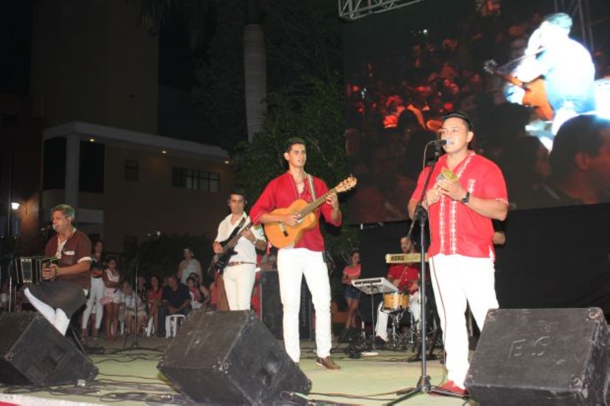 Foto 86 de ¡MAGNIFICA NOCHE CAPIATEÑA!