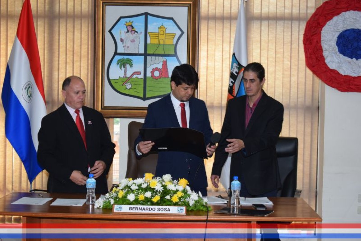Foto 34 de Asumió la nueva Mesa Directiva, periodo 2023 – 2024: Presidente, concejal Braulio Riquelme; Vicepresidente, concejal David Llano