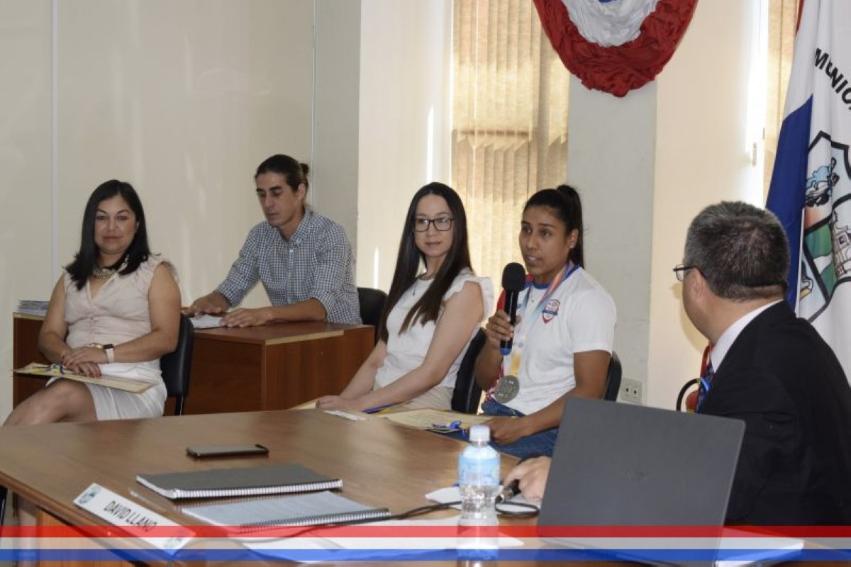 Foto 3 de Capiateñas destacadas en distintos ámbitos recibieron "Reconocimiento al Mérito"