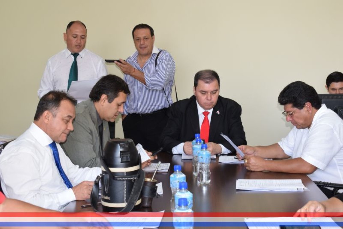 Foto 1 de SESION ORDINARIA DE LA JUNTA MUNICIPAL DE CAPIATA: Notas Recibidas, Nota Remitida y Expedientes Dictaminados