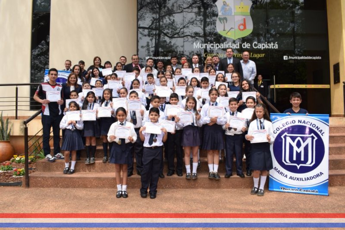 Foto 75 de Reconocimiento a la Esc. Bás. Nº 81 y Col. Nac. "Ma. Auxiliadora"