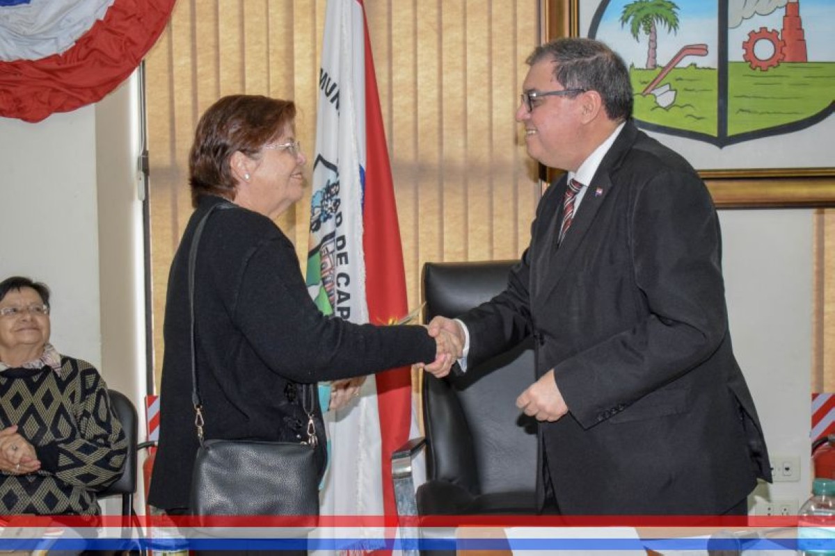 Foto 4 de Reconocimiento a vecinos del barrio La Candelaria por la creación del Paseo La Candelaria, una ejemplar obra
