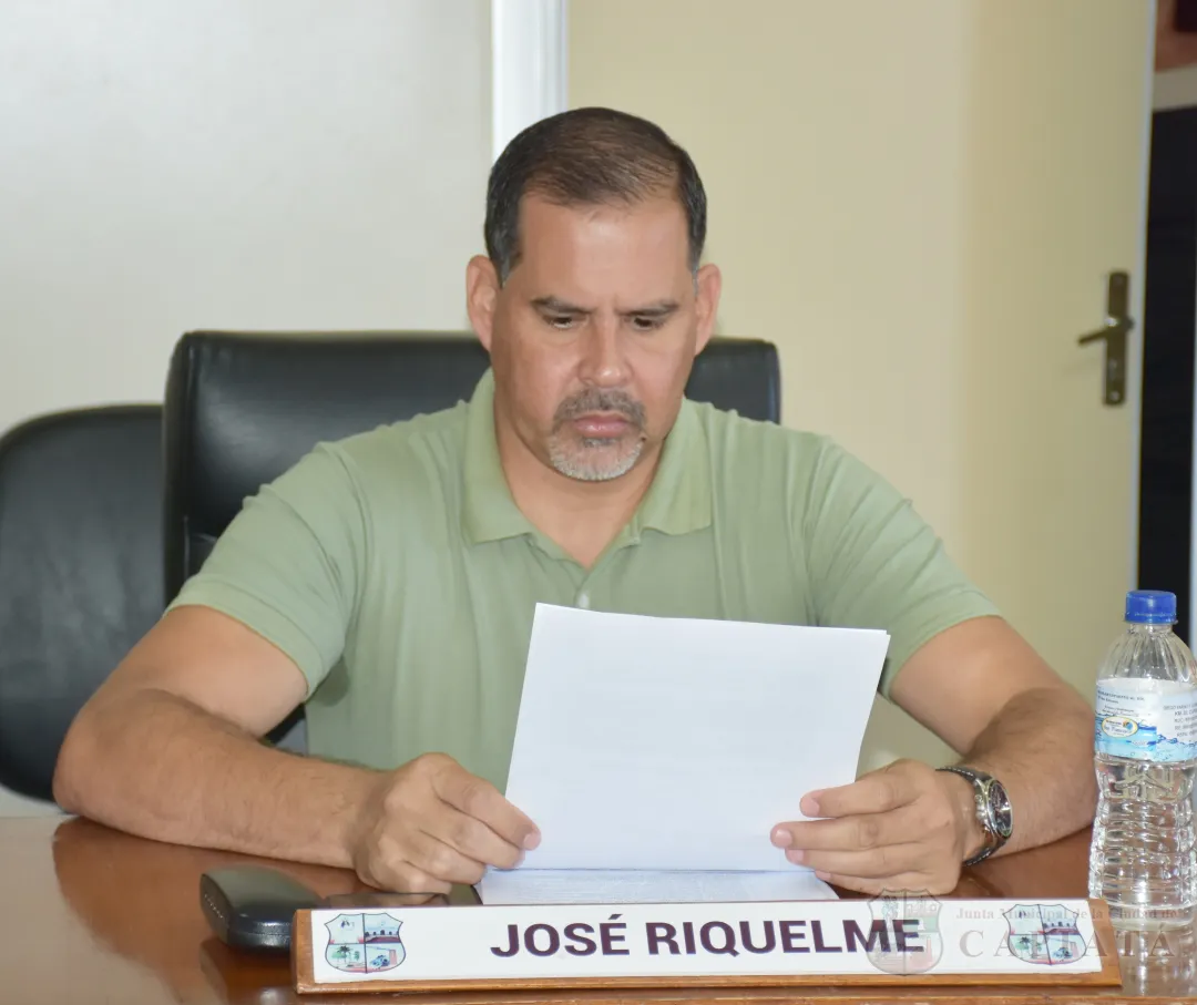 Foto 4 de SESION ORDINARIA DE LA JUNTA MUNICIPAL DE CAPIATA: Notas Recibidas y Expedientes Dictaminados