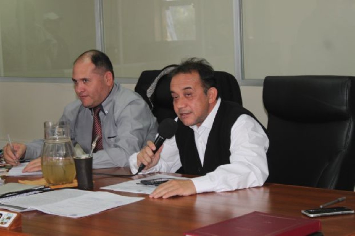 Foto 3 de SESION EXTRAORDINARIA DE LA JUNTA MUNICIPAL DE CAPIATA