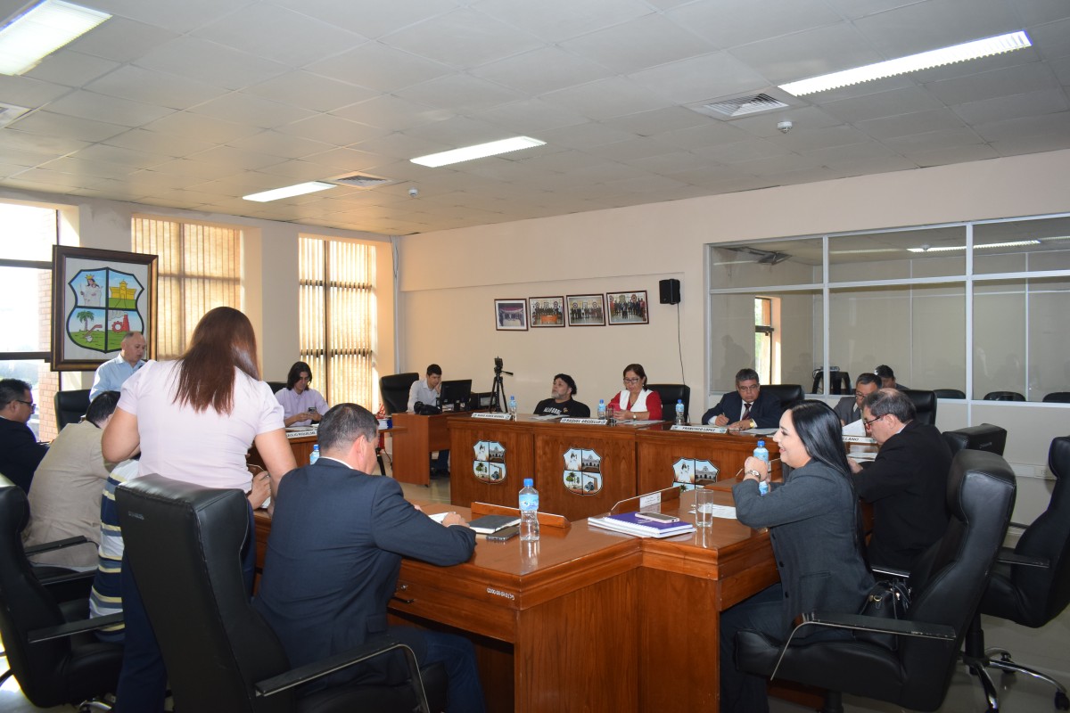 Foto 13 de SESION ORDINARIA DE LA JUNTA MUNICIPAL DE CAPIATA: Notas Recibidas, Nota Remitida y Expedientes Dictaminados