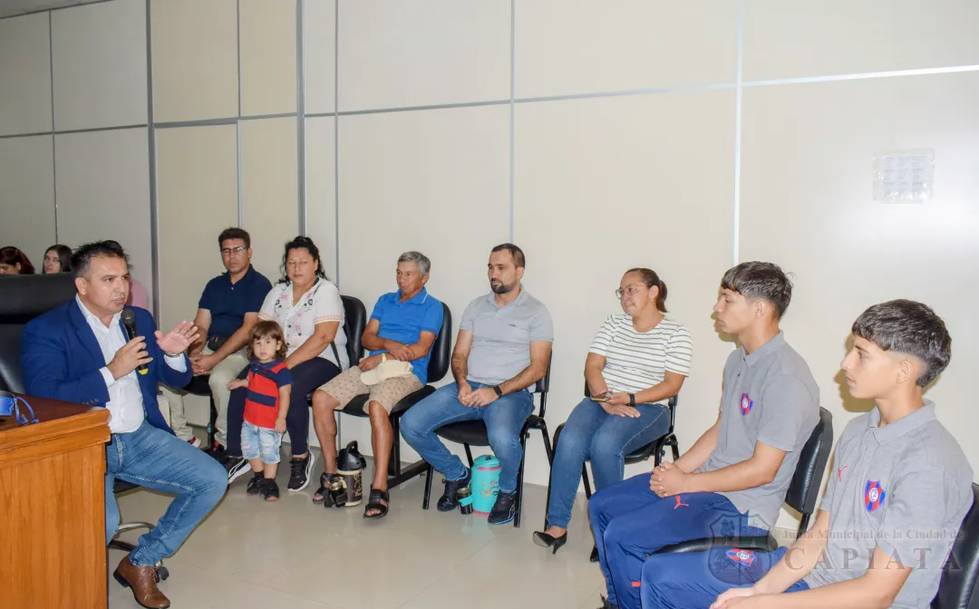 Foto 15 de Reconocimiento al Mérito Deportivo a jóvenes futbolistas capiateños, campeones de Torneo Internacional disputado en Japón