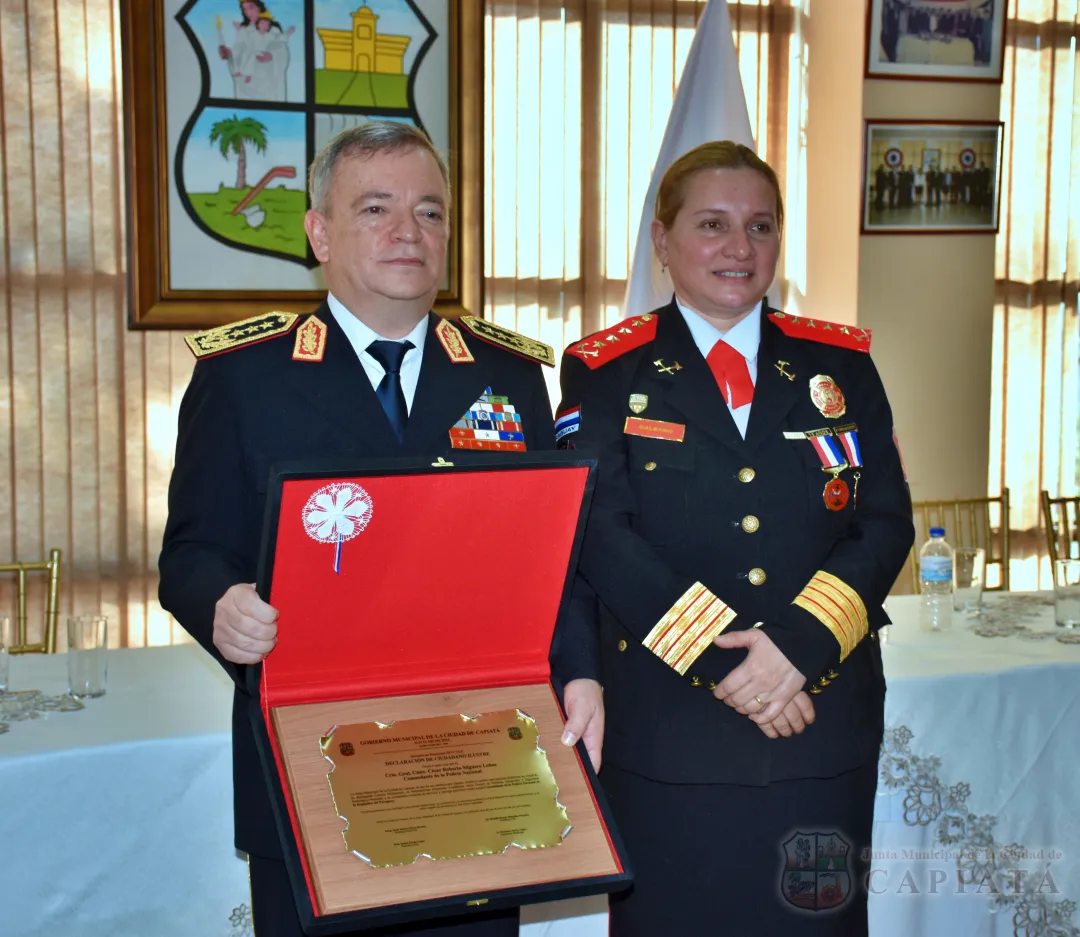 Foto 12 de Acto de reconocimiento como “Ciudadano Ilustre de Capiatá” al Comandante de la Policía Nacional, Crio. Gral. César Silguero Lobos