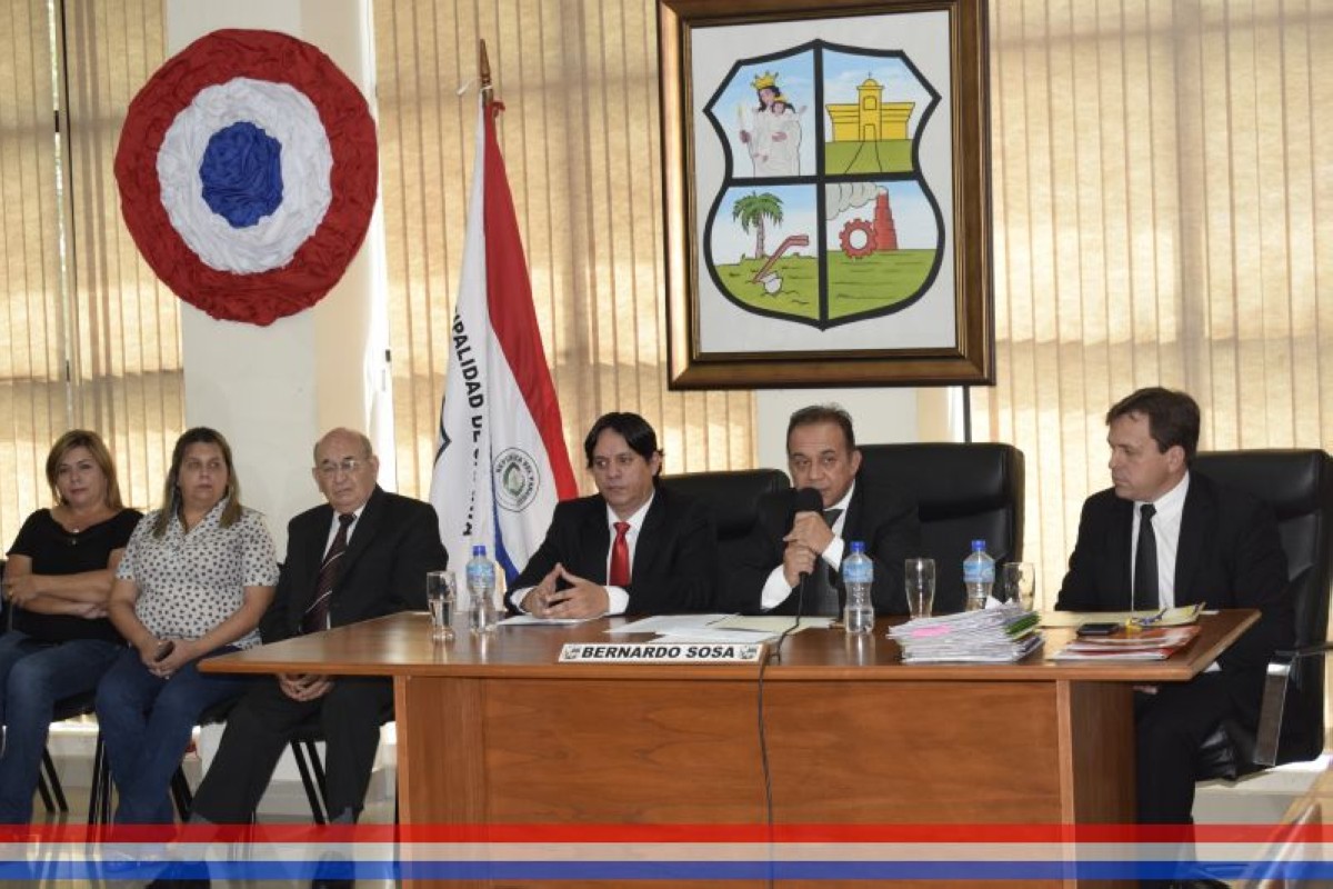 Foto 10 de Acto de entrega de reconocimiento como "Hijo Dilecto de la ciudad de Capiatá" al Prof. Bernardo Sosa Ortiz