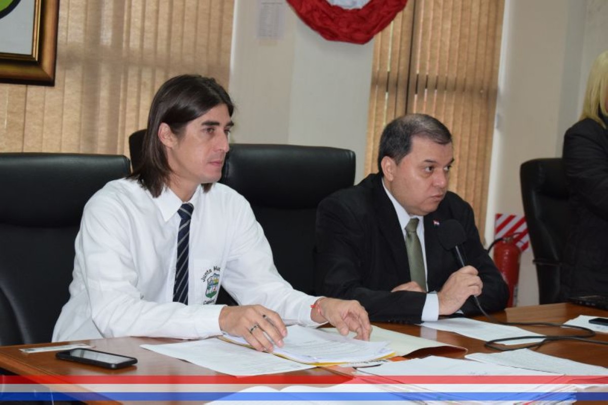 Foto 1 de SESION ORDINARIA DE LA JUNTA MUNICIPAL DE CAPIATA: Notas Recibidas, Nota Remitida y Expedientes Dictaminados