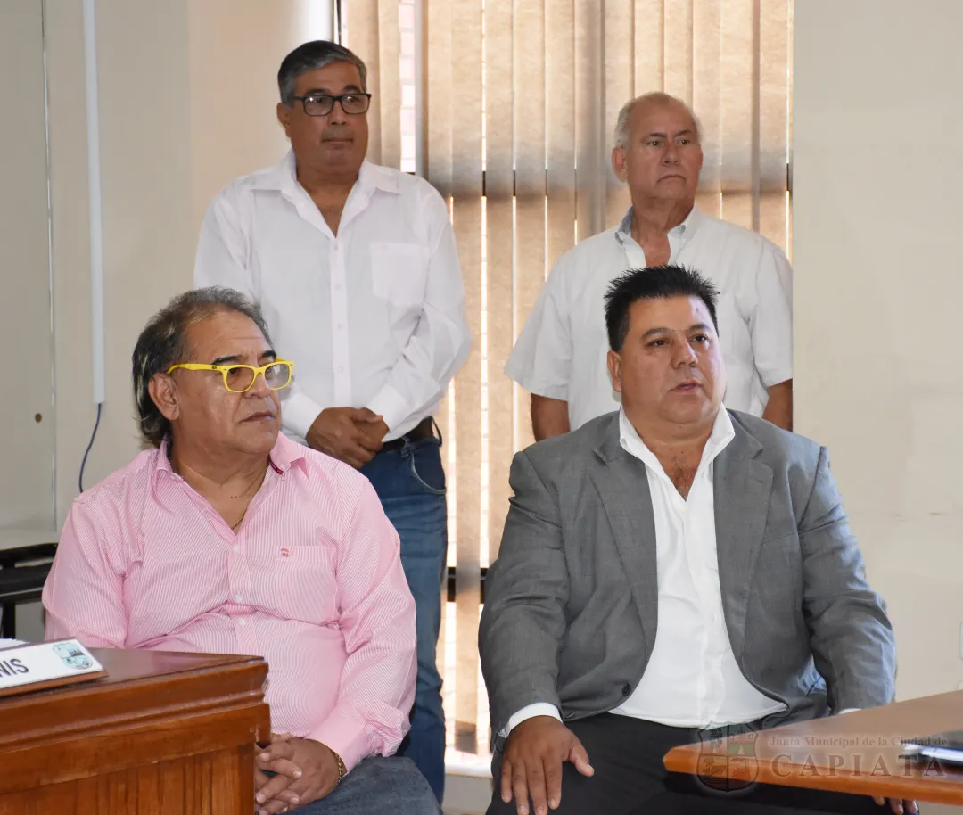 Foto 22 de Entrega de reconocimiento al Mérito a los destacados comunicadores sociales Felipe Darío Fernández y Luis Arce