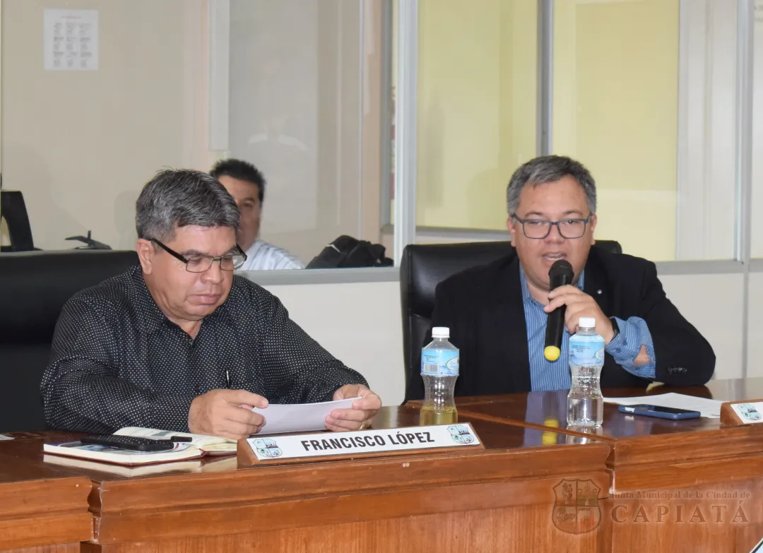Foto 16 de SESION ORDINARIA DE LA JUNTA MUNICIPAL DE CAPIATA: Notas Recibidas y Expedientes Dictaminados