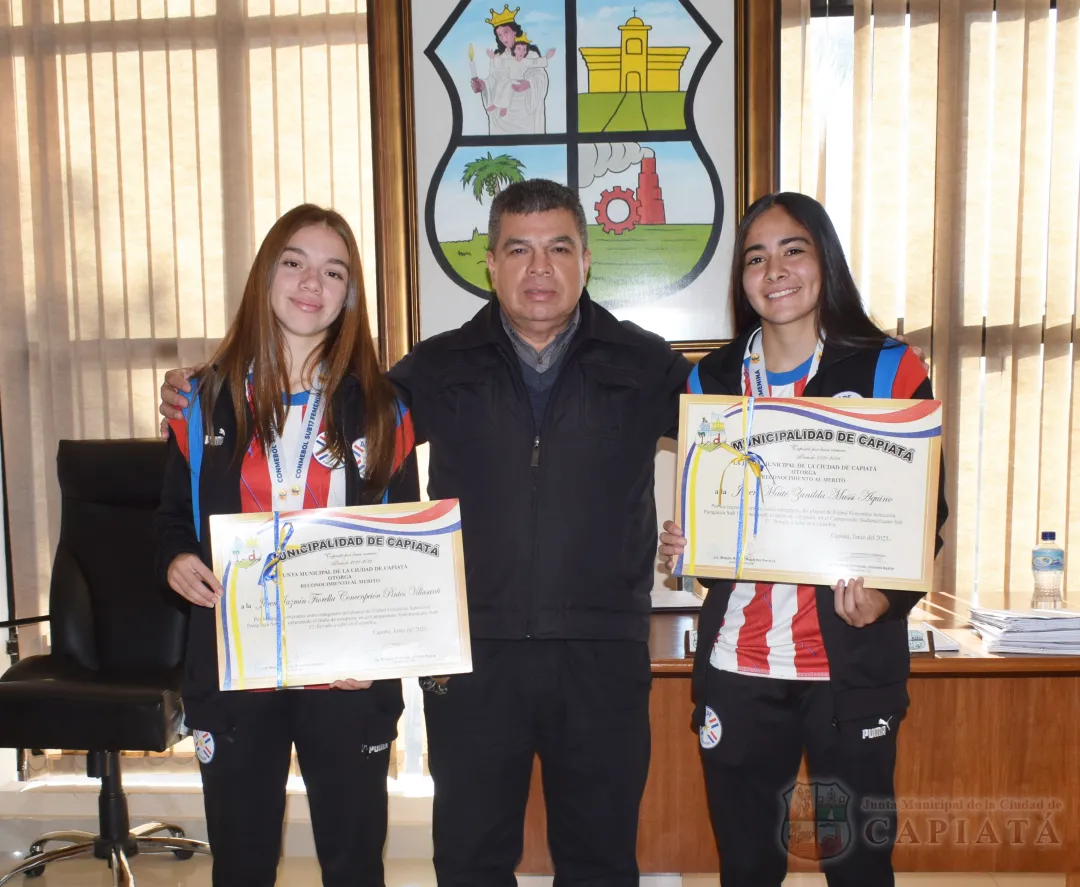 Foto 4 de Reconocimiento a las integrantes capiateñas de la Selección Paraguaya de Fútbol Femenino Sub 17, consagradas como campeonas sudamericanas