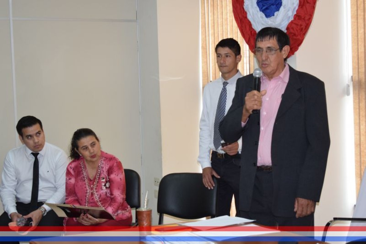 Foto 16 de Entrega de reconocimiento al Prof. Carlos Eusebio Díaz Alvarez