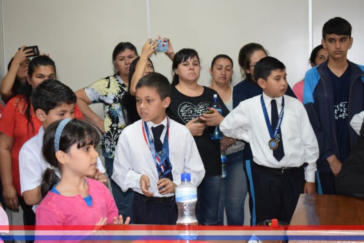 Foto 4 de Reconocimiento a la Esc. Bás. Nº 81 y Col. Nac. "Ma. Auxiliadora"