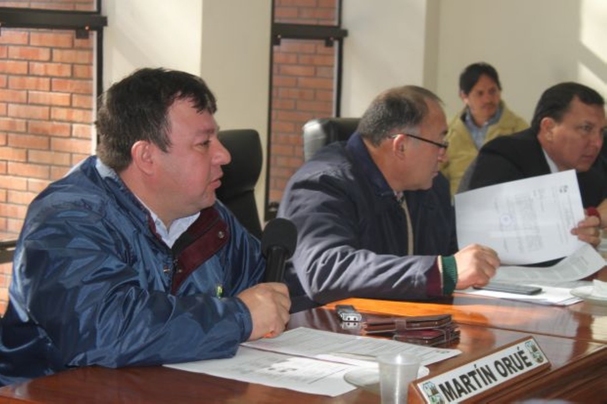 Foto 14 de Pobladoras de la Cía. 2ª Costa Salinas respaldan a la jefa del Puesto de Salud de la zona y a sus profesionales de blanco